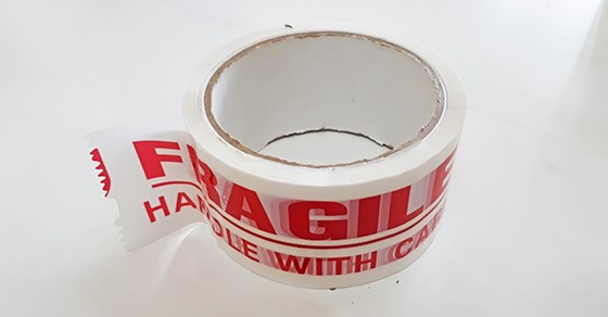 Fragile handle witih care tape